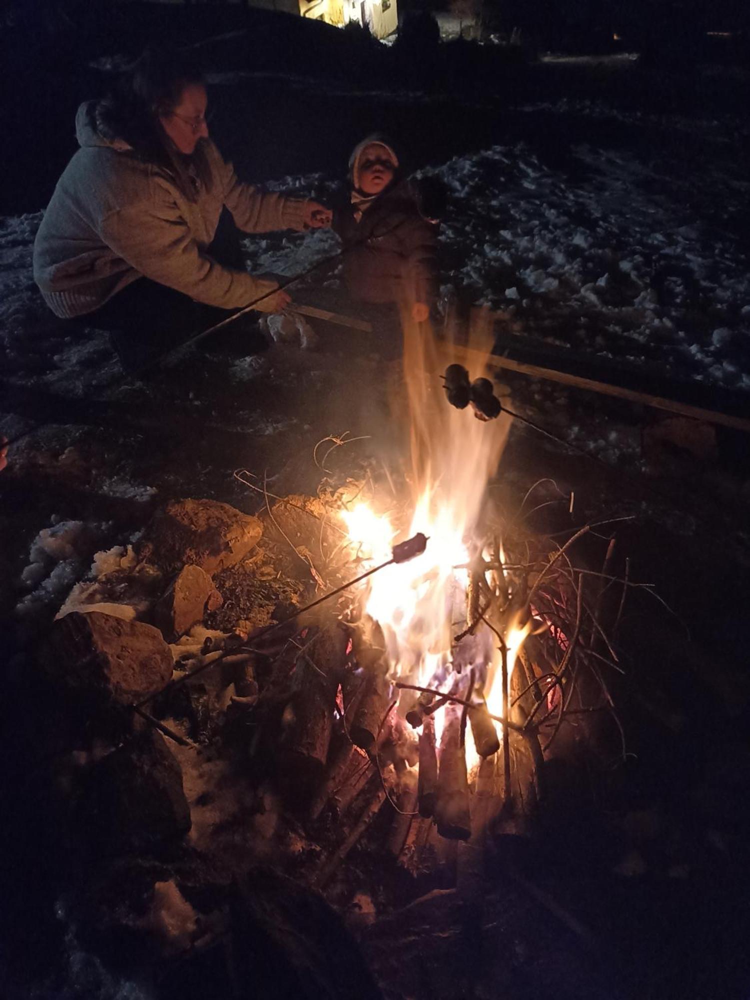 Domki I Apartamenty Nad Jeziorem Solinskim Z Basenem I Widokiem Na Gory Wolkowyja Exterior photo