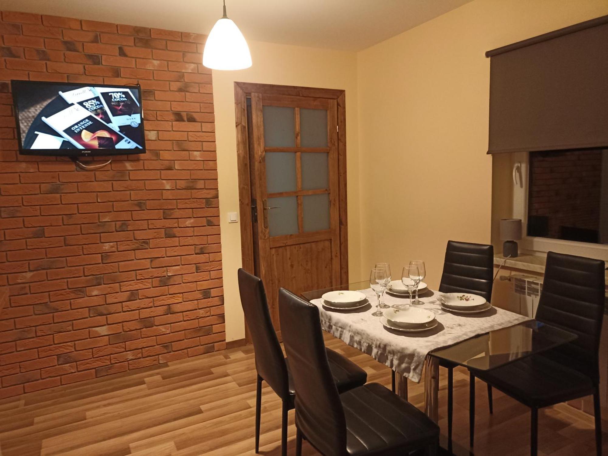Domki I Apartamenty Nad Jeziorem Solinskim Z Basenem I Widokiem Na Gory Wolkowyja Exterior photo